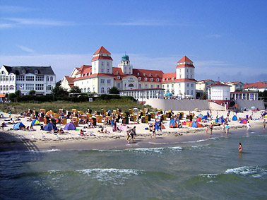 Binz auf Rgen - Strand und Kurhaus