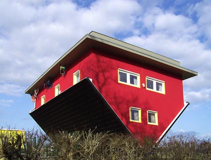 Lauterbach-kopfstehendes Haus