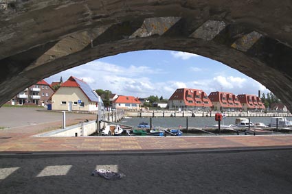 Wiek auf Rgen - unter der Kreidebrcke